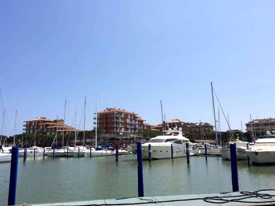 Apartments Porto Santa Margherita 40282 Екстериор снимка